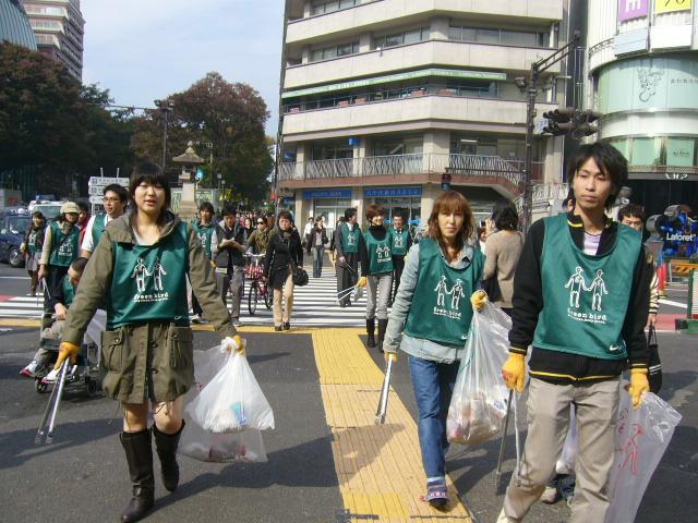 なんだかみんな笑ってるね〜。画像