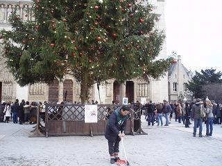 [Paris] １２月２０日（土）ノートルダム大聖堂前広場画像