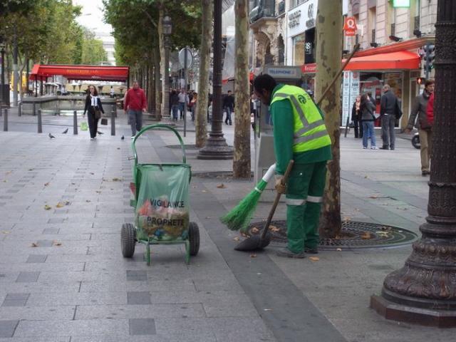 パリそうじに参加しました画像