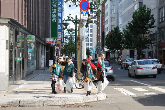 10/24 落ち葉の季節、サッポロ画像