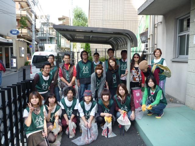 秋の表参道では、どうしても足取りがユックリグミ画像