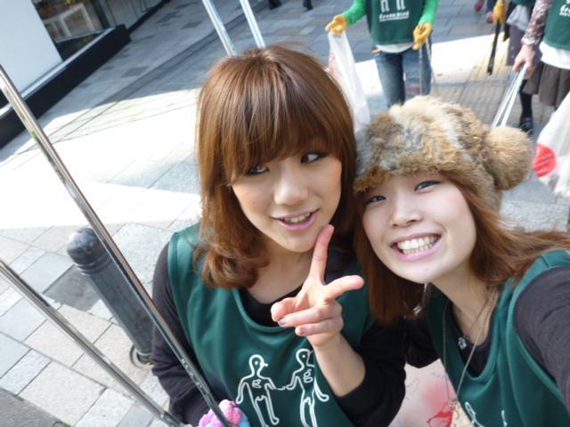 秋の表参道では、どうしても足取りがユックリグミ画像