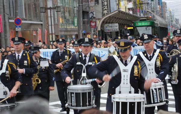11/3　世界のおまわりさんパレード後、おそうじ！画像