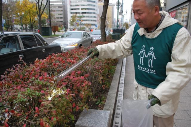 11/3　世界のおまわりさんパレード後、おそうじ！画像
