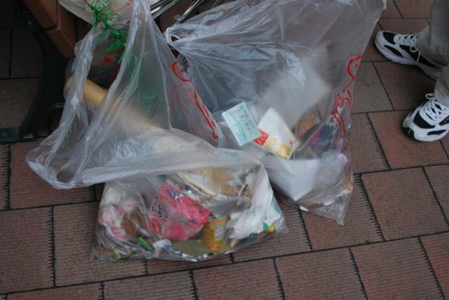 11/3　世界のおまわりさんパレード後、おそうじ！画像