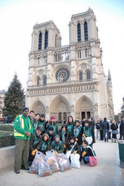 [Paris] Notre-Dame de Paris / ノートルダム大聖堂前画像