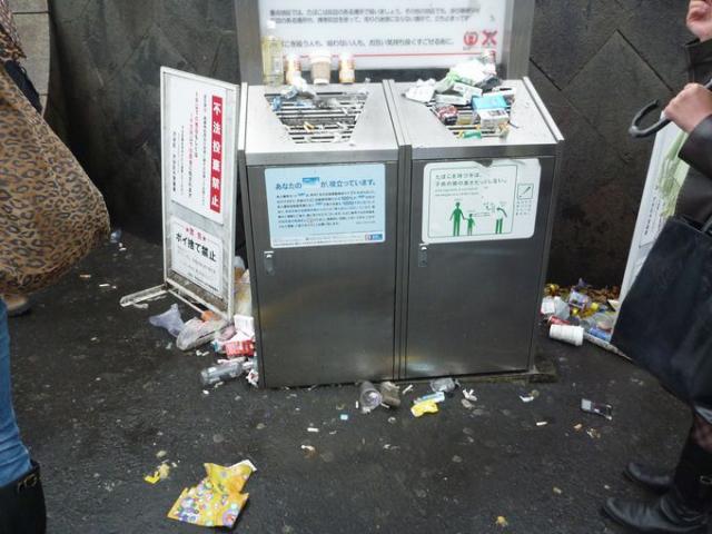 桜満開、そして雨画像