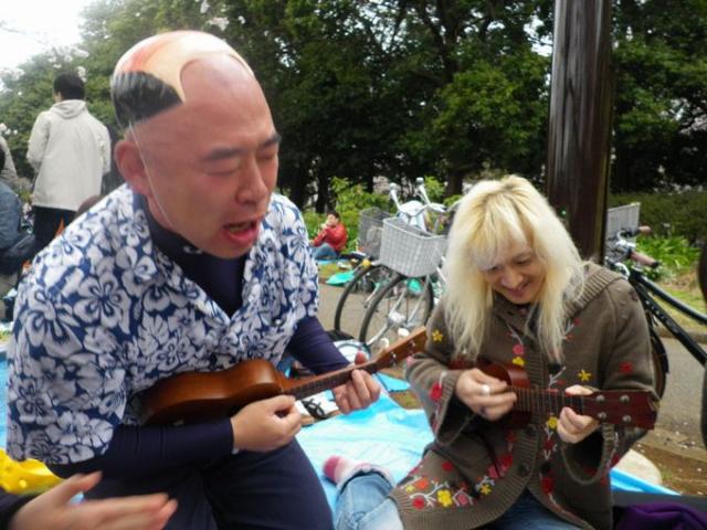 桜満開、そして雨画像