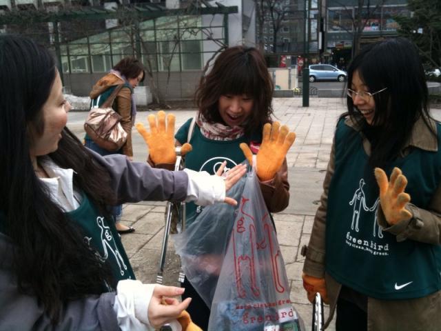 4/10 噴水の中心で叫ぶ！画像