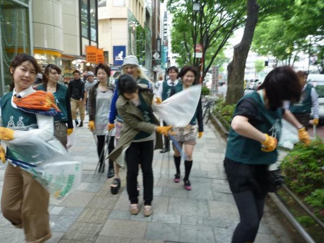 風邪が大流行で風の強い日画像