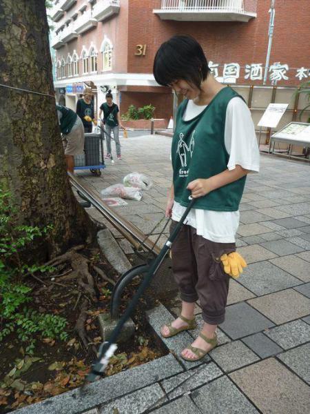 たった5人の表参道そうじ。画像
