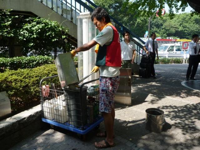 久しぶりの表参道そうじ画像