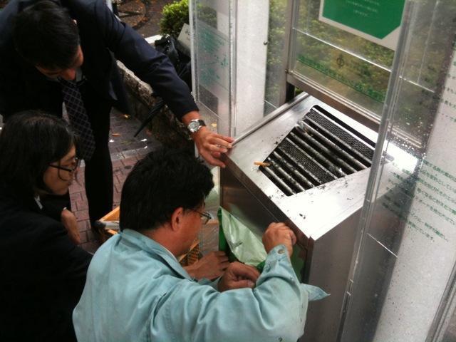 灰皿ちゃん、メンテナンス。画像