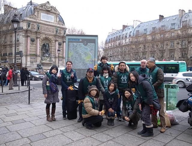 【パリ】　12月11日　ノートルダム寺院前　【報告】画像