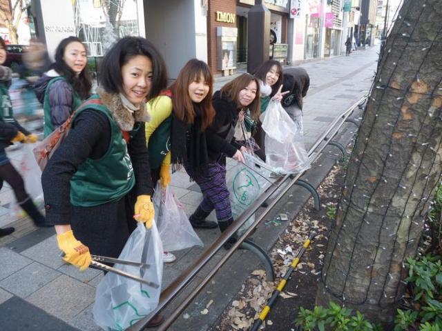 2010年最後の表参道そうじ画像