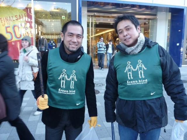 2010年最後の表参道そうじ画像