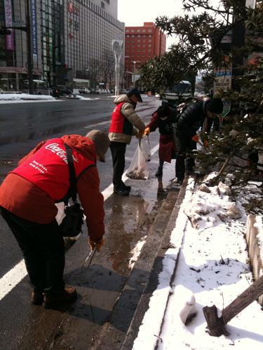 2/26 こな〜〜〜ゆき〜〜おそうじ。画像