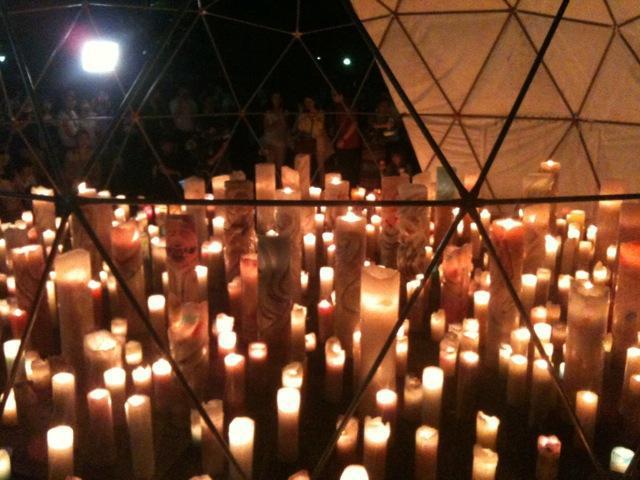 キャンドルの灯りに、祈りをこめて画像