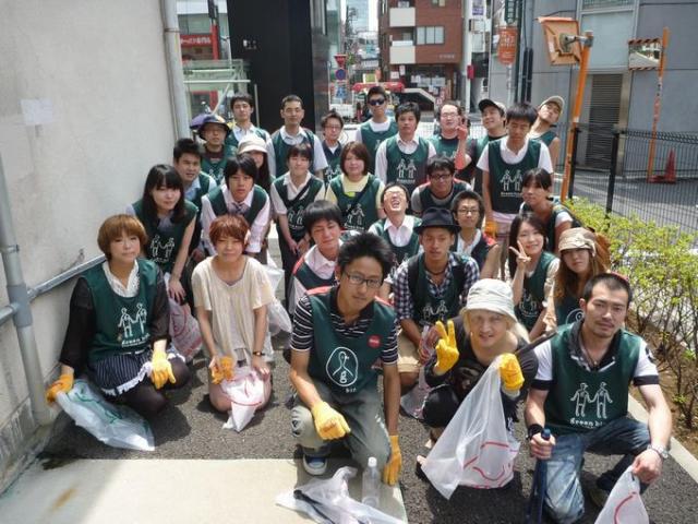 空の青が綺麗な、七夕前の一日。画像