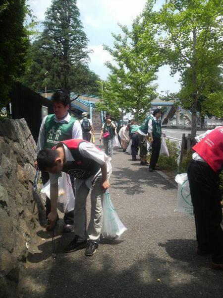 空の青が綺麗な、七夕前の一日。画像