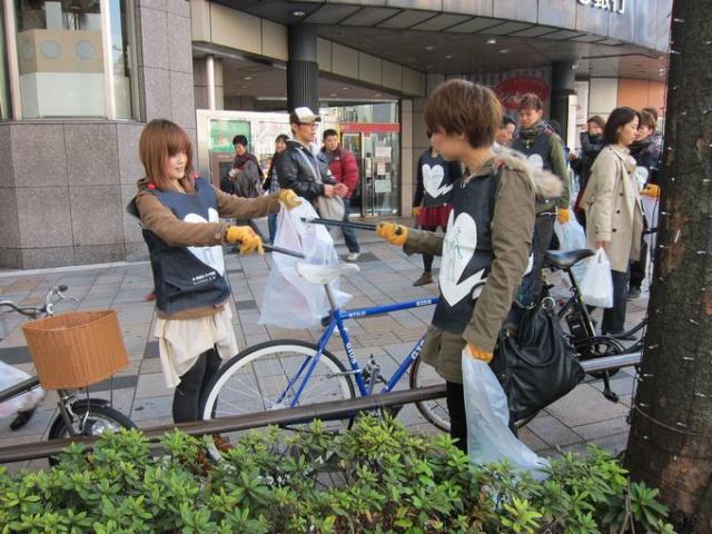 新しいビブスで定例そうじ！画像