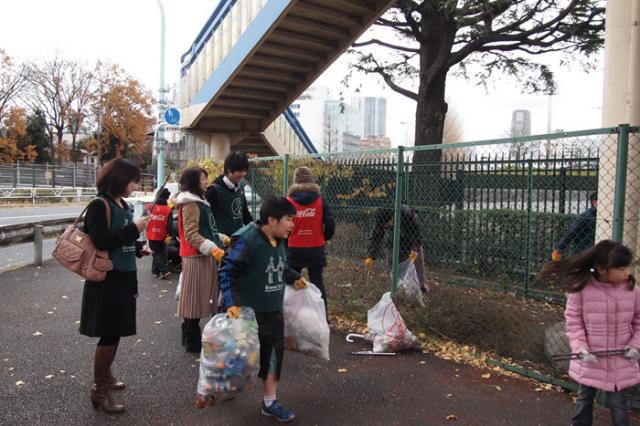 クリスマス表参道クリーンアップ大作戦2011画像