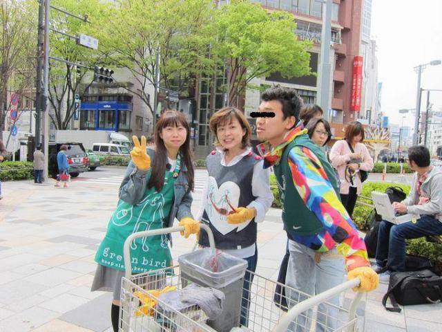 お花見のあとの代々木公園そうじ画像