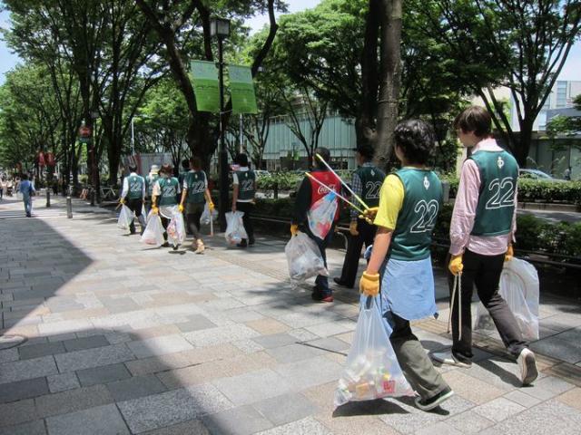 こんな天気の日は、外で風に吹かれてゆらゆらしてたいね。画像