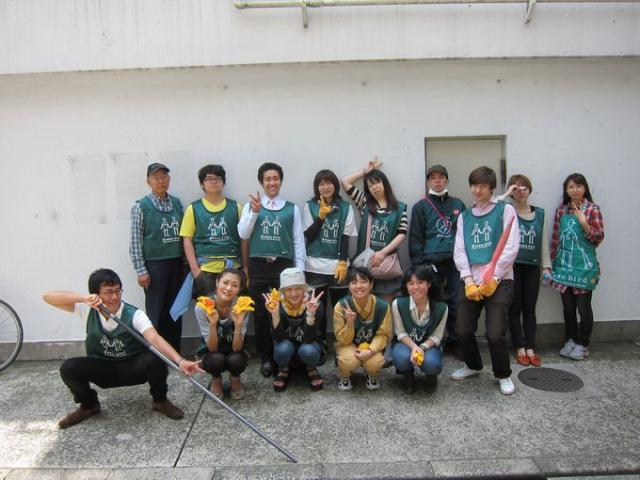 こんな天気の日は、外で風に吹かれてゆらゆらしてたいね。画像