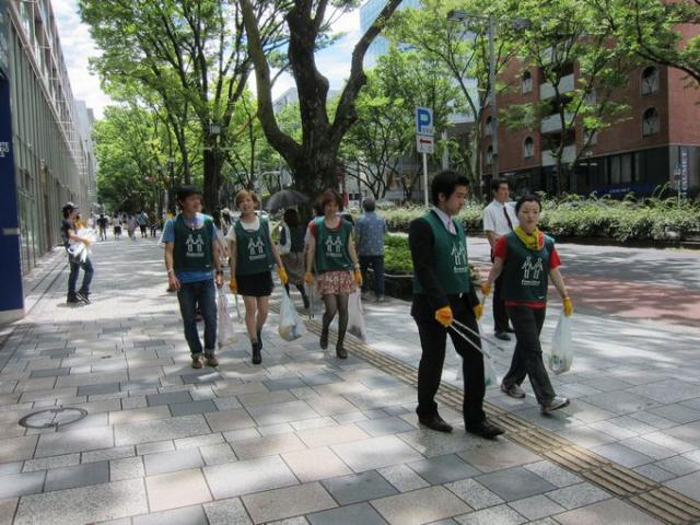 台風明けのそうじ画像