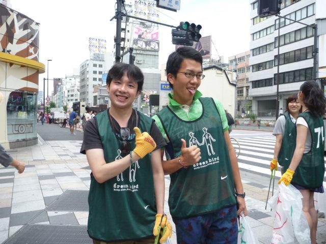 表参道で蝉、そしてカマキリ。夏本番。画像