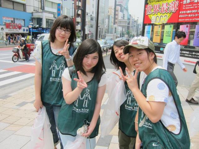 今日は学生チームになったよ表参道チームそうじ画像