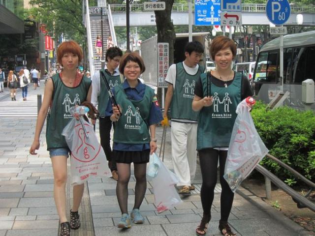 今日は学生チームになったよ表参道チームそうじ画像