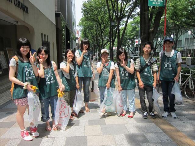 今日は学生チームになったよ表参道チームそうじ画像