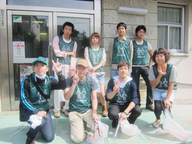 心地よい秋の風を感じながらの朝そうじ画像