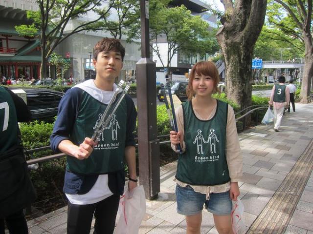 心地よい秋の風を感じながらの朝そうじ画像