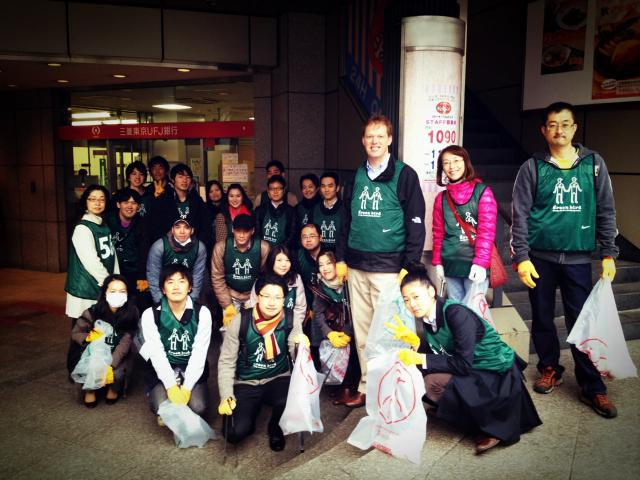 雨で途中中止となった朝そうじ画像