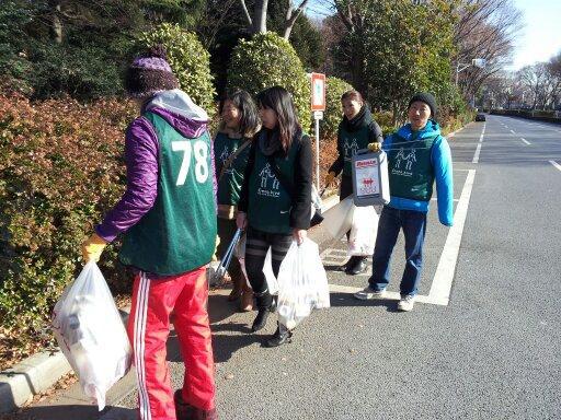 表参道チームそうじ納め画像