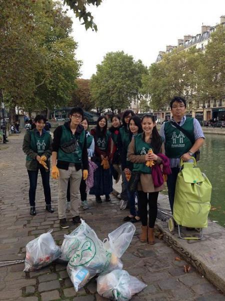 恐らく初！？サンマルタン運河お掃除画像