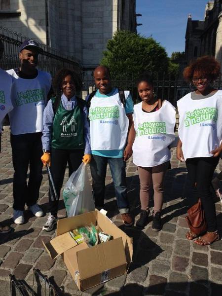 真夏のような太陽の下で画像