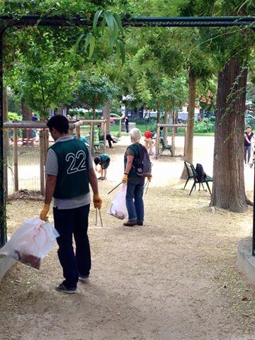 ママと一緒☆公園お掃除画像