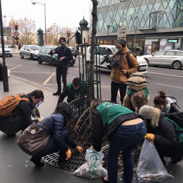 テロに屈せず画像