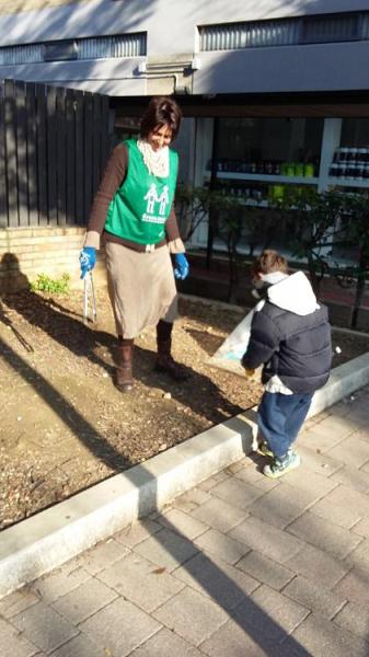 今日は公園の外で！Parco Villa Sabucchi画像