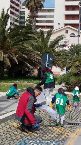 モンテシルヴァーノの海岸通り Sulla riviera di Montesilvano.画像