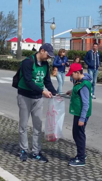 モンテシルヴァーノの海岸通り Sulla riviera di Montesilvano.画像