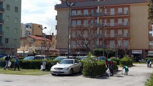 モンテシルヴァーノの海岸通り Sulla riviera di Montesilvano.画像