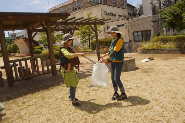 丘の上。和やかな時間。8bird画像