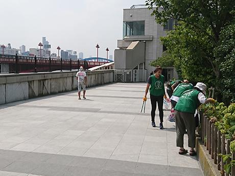 【事務局コラボイベント】元競泳日本代表 伊藤華英さんと一緒におそうじ大作戦in浅草画像