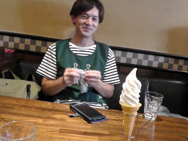 丘の上でのんびり画像