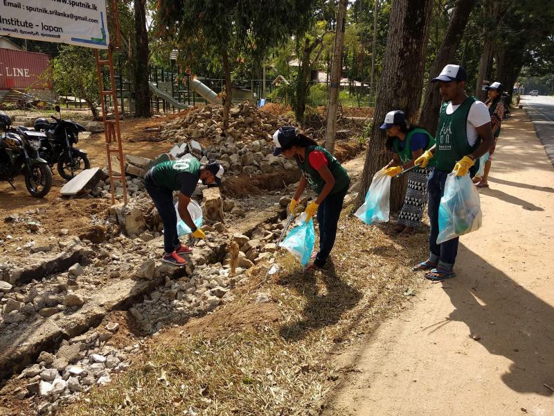 新年の初めてのゴミ拾い活動画像